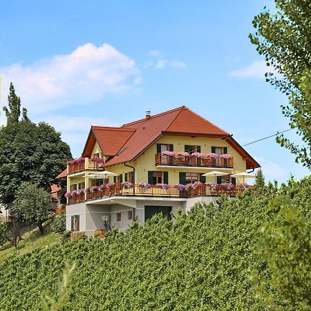 Farm Stay Jarc Vineyard Svecina Eksteriør billede