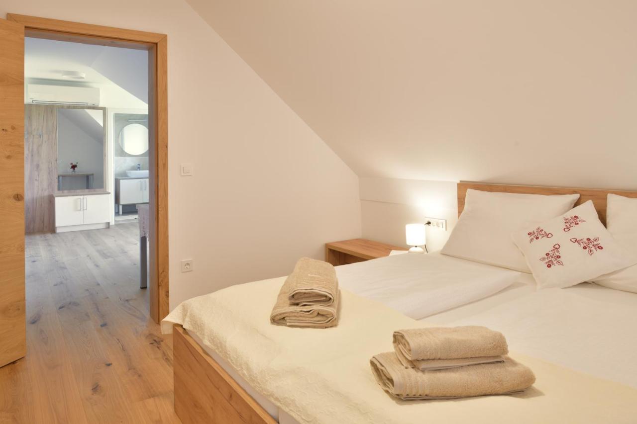 Farm Stay Jarc Vineyard Svecina Eksteriør billede