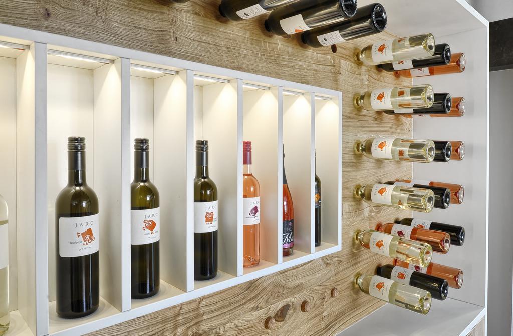 Farm Stay Jarc Vineyard Svecina Eksteriør billede