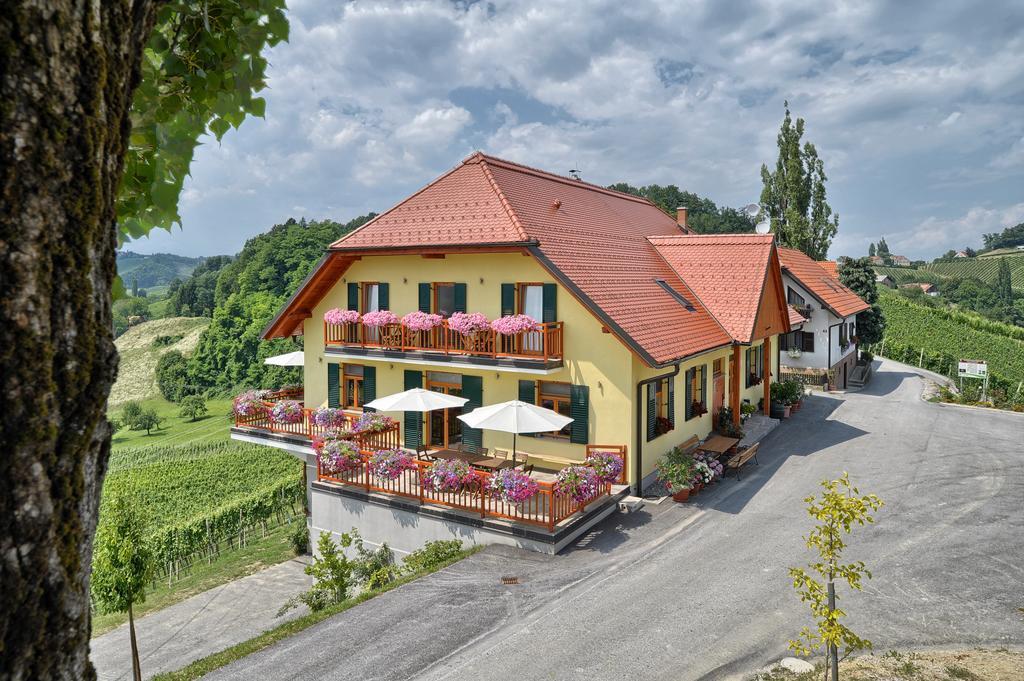 Farm Stay Jarc Vineyard Svecina Eksteriør billede