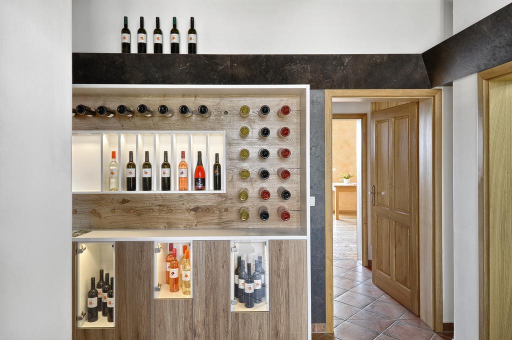 Farm Stay Jarc Vineyard Svecina Eksteriør billede